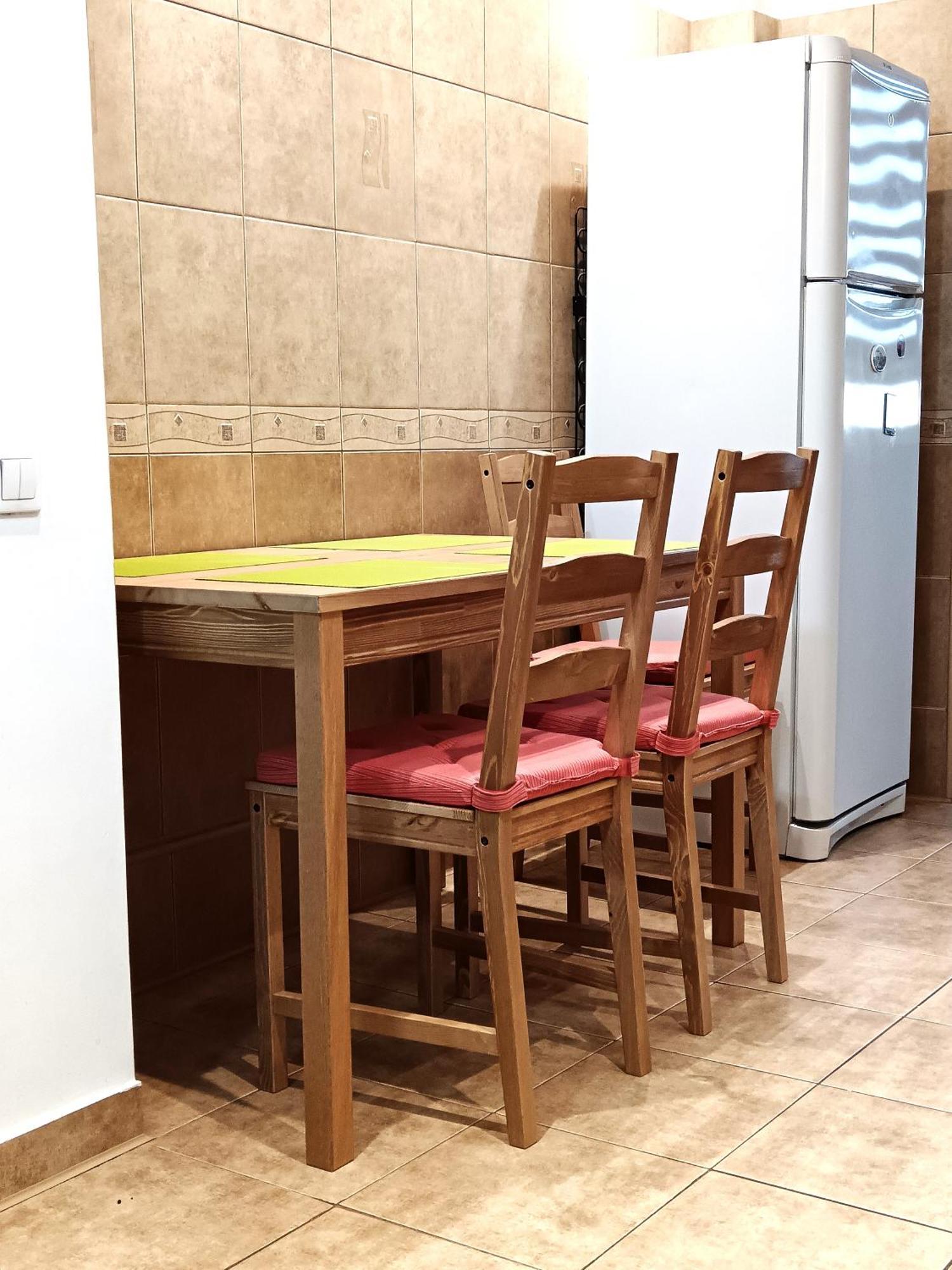 Adrian Home 3 Rooms Apartment プロイェシュティ エクステリア 写真