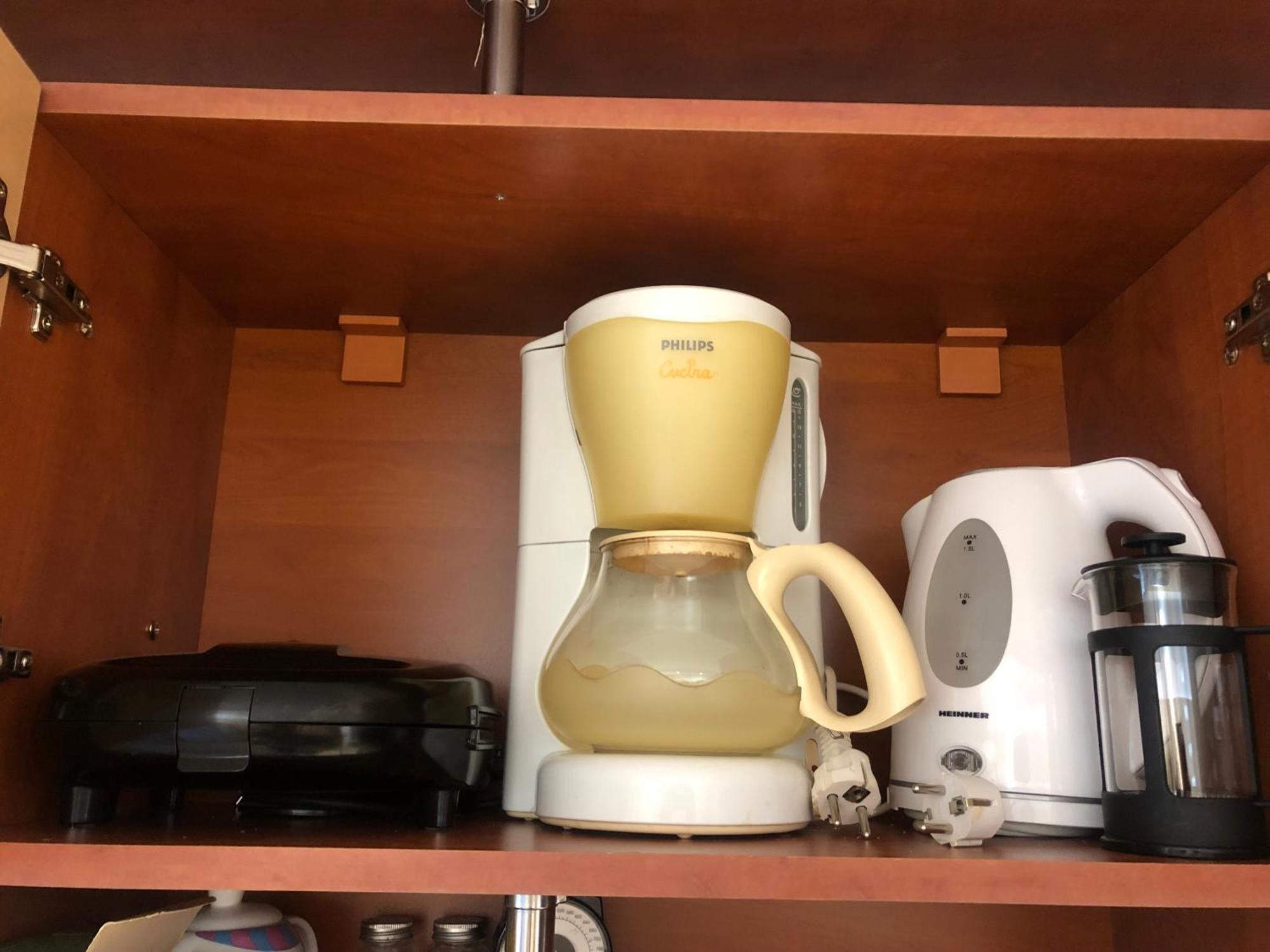 Adrian Home 3 Rooms Apartment プロイェシュティ エクステリア 写真